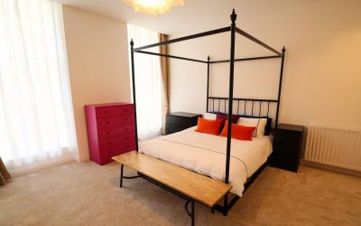 Gallery 02